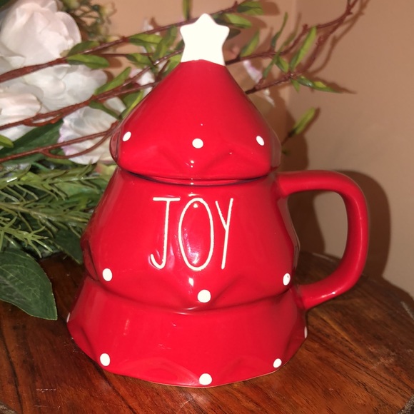 RAE DUNN RED CHRISTMAS TREE SHAPE COFFEE/TEA CUP WITH A LID - Picture 2 of 7